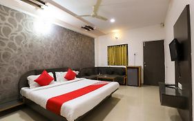Oyo Vrindavan Hotel 3*